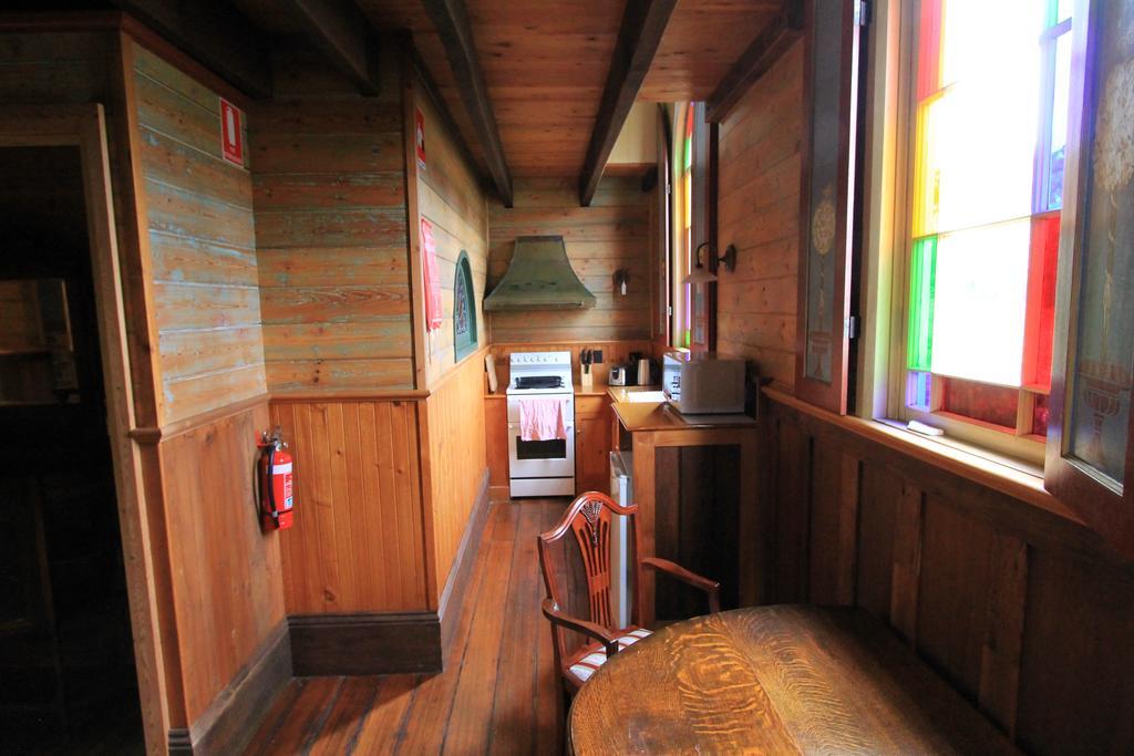 Kerrellie Cottages 2, 4 & 8 Reid Street Strahan Habitación foto